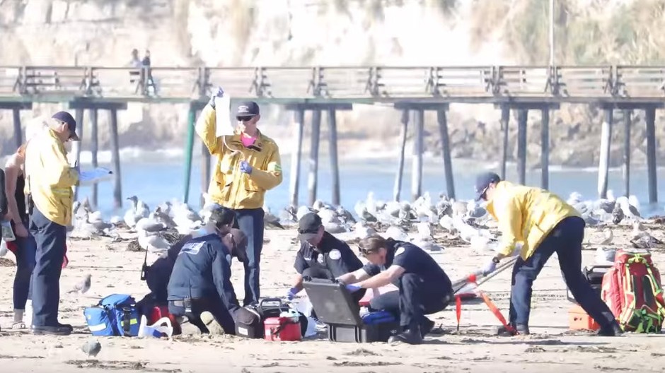 mužovi prišli na pomoc záchranári