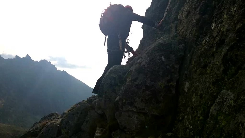 Tatry si vyžiadali prvú obeť počas letnej sezóny. Skúsený horolezec pád neprežil
