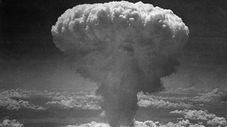 hirosima a nagasaki atomova bomba klobuk