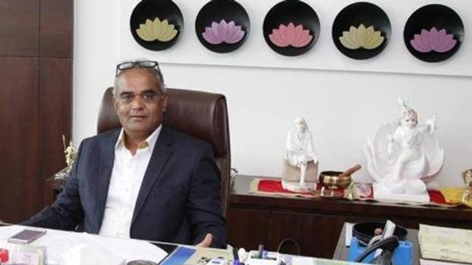 Savji Dholakia, india, byty, autá