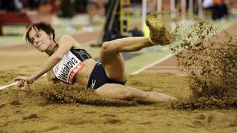 Dana Veldakova v piesku