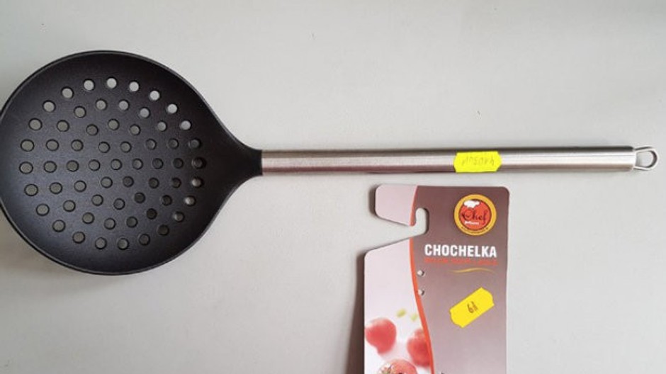 ÚVZSR varuje pre nebezpečnou kuchynskou pomôckou
