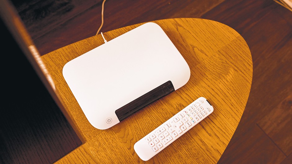 TV set-top box s diaľkovým ovládačom