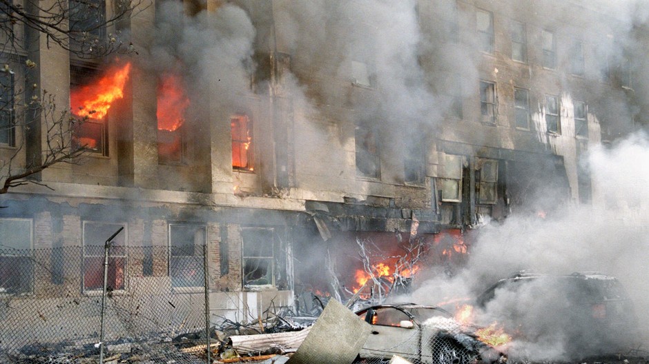 pentagon po teroristickom útoku, horiaca budova