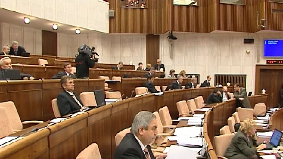 NR SR parlament poloprazdna sala