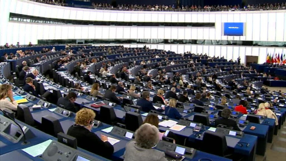 Toto sú nové sadzby za dátový roaming v zahraničí, europarlament schválil ich rapídne zníženie1601