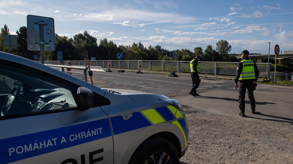 policie ČR polícia il hranice kontroly