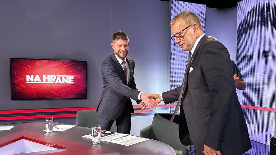 b4fc3761-d52a-4bc9-9e51-aeb0b6a2229d