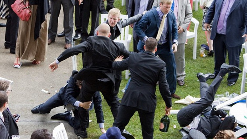 Dostihy Royal Ascot skončili bitkou