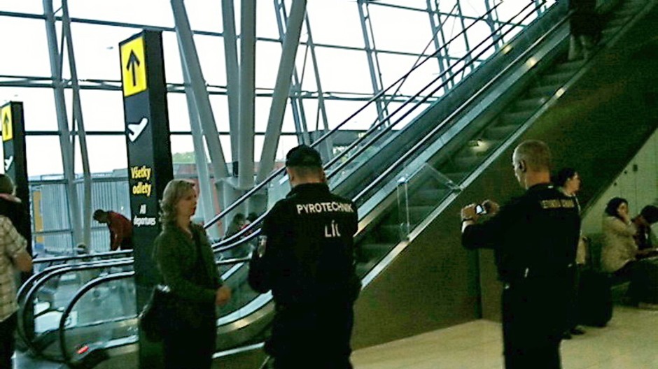 Bombový poplach na bratislavskom letisku 2