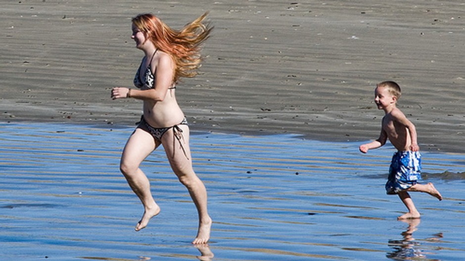 dieťa, chlapček, dovolenka, beh, bežia