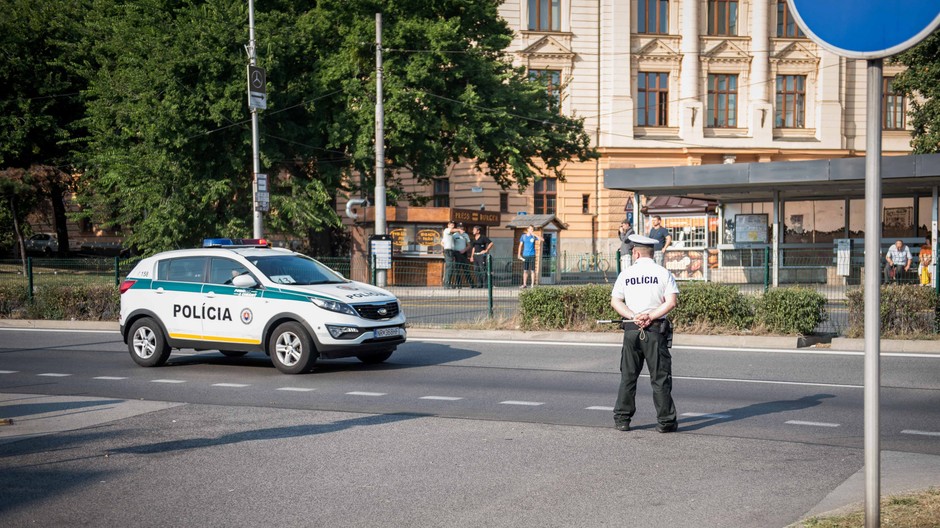 Polícia_samit Bratislava.jpg