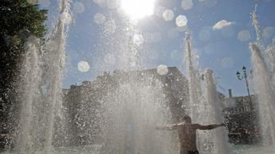 Slnko, voda, fontána, horúčava, človek