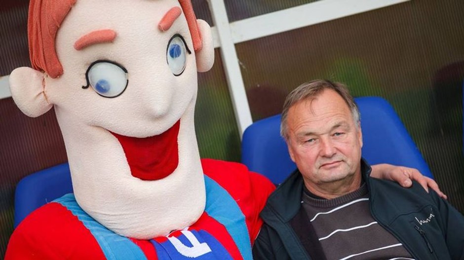 tréner Hudec s maskotom Senice