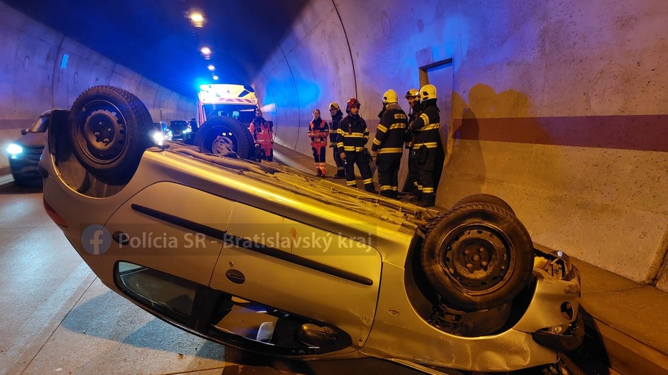 dopravna nehoda tunel sitina