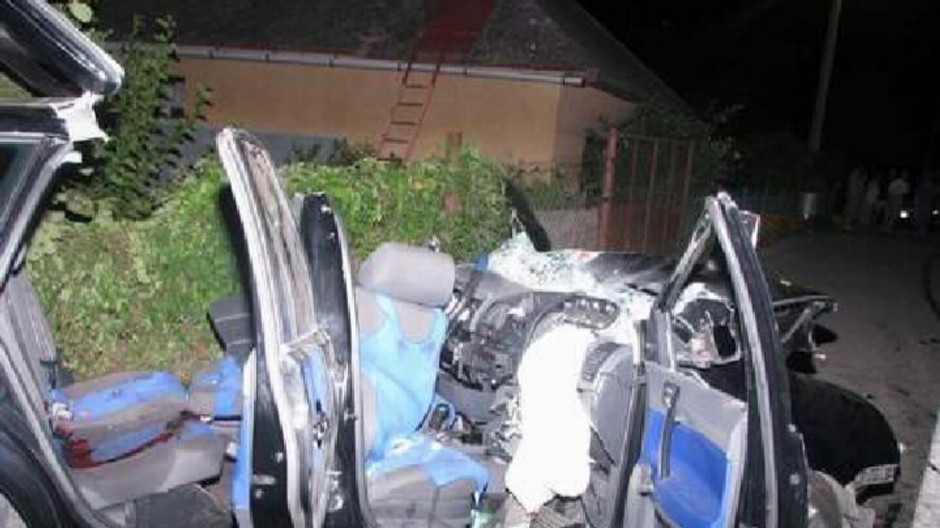 rozbite auto vnutro tma hanusovce