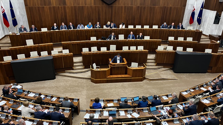 Poslanci NR SR/Noviny PLUS