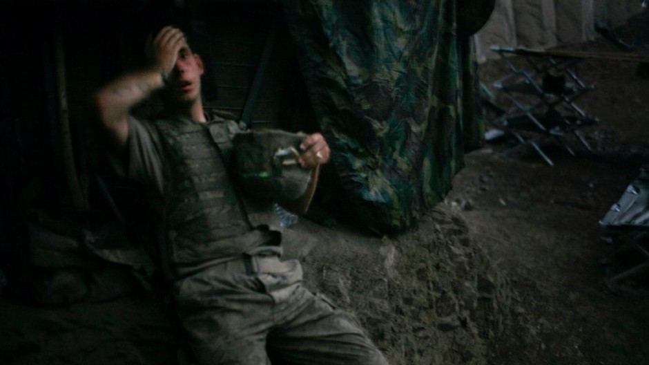 Tim Hetherington fotka unaveny vojak