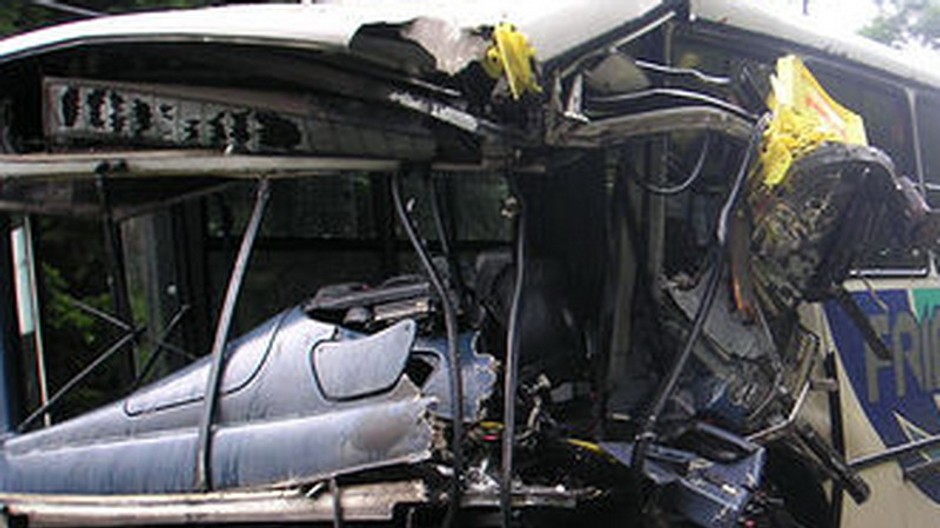 autobus rozbity nehoda