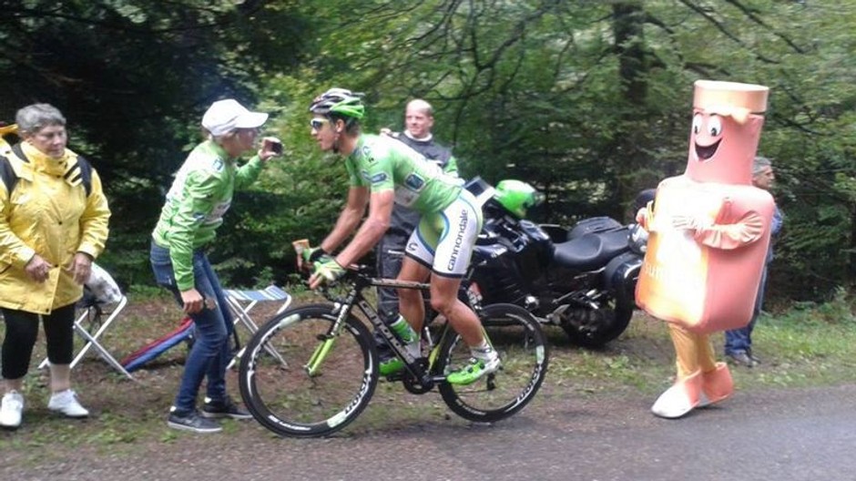 Sagan a jeho bozk priateľke počas pretekov