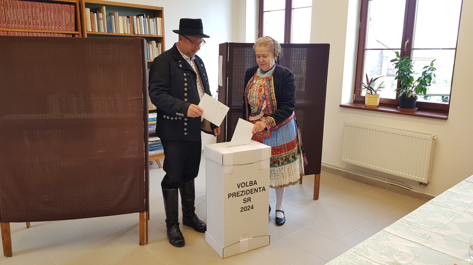 voľby 2024 - voľby v kroji