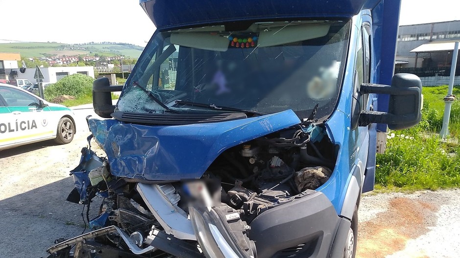 20230523_Tvrdosin_vlak_auto_zrazka01960884