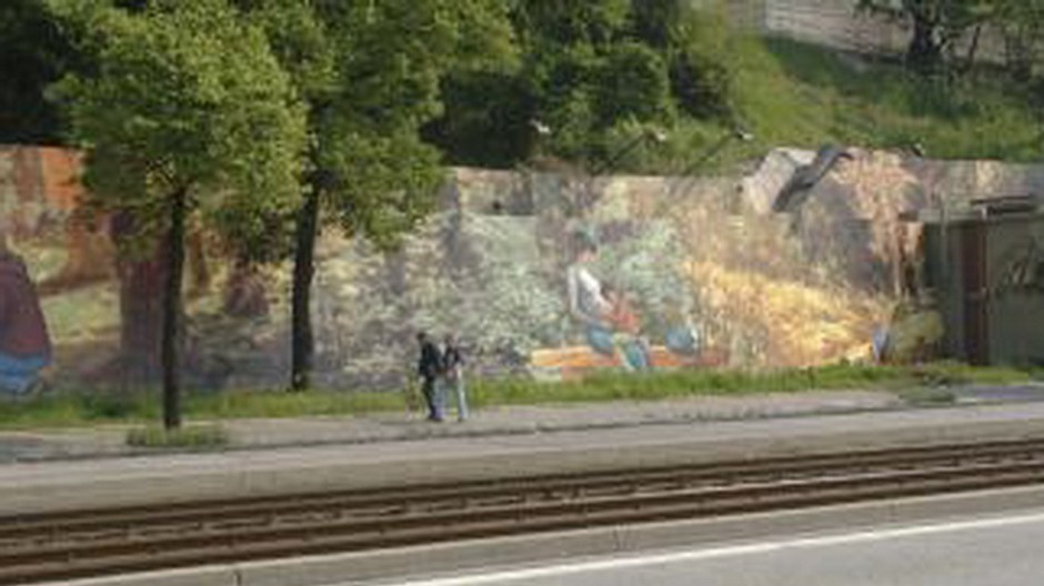 Trať, koľaje, koľajnice, grafiti, sprejeri, múr, stena