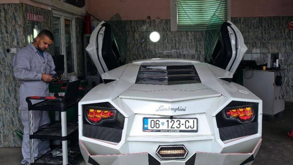 Kosovčan, Lamborghini, auto