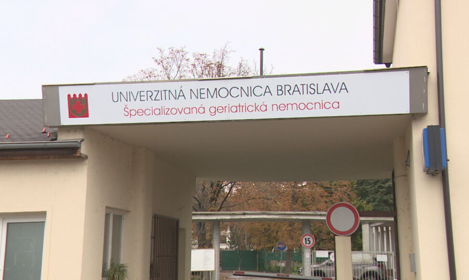 Ministerstvo upokojuje, samospráva neverí. Čo čaká nemocnicu v Podunajských Biskupiciach?