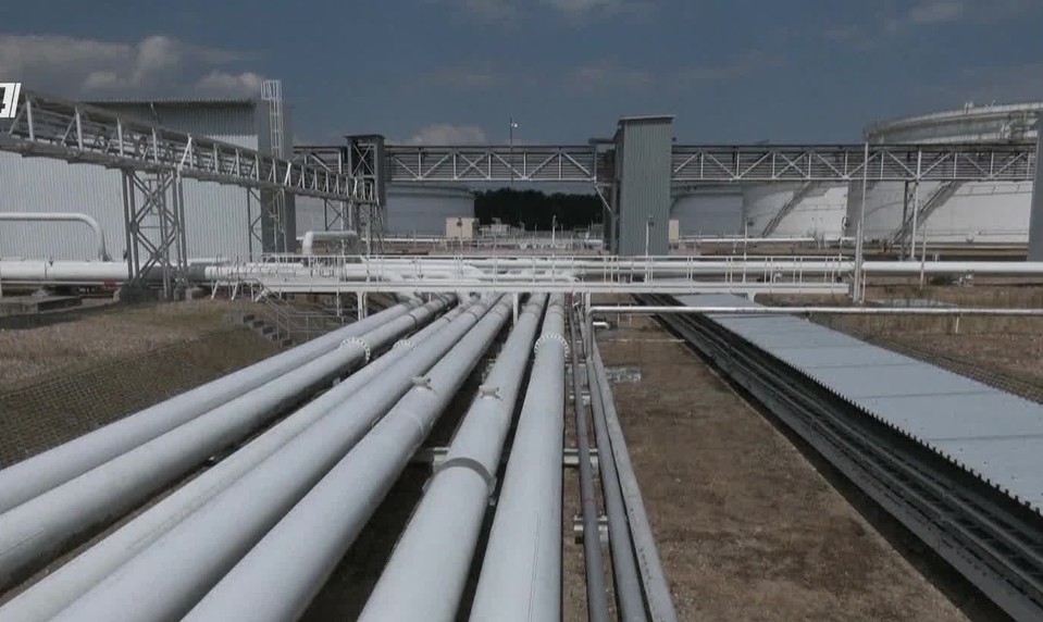 1516. deň na Ukrajine: Ukrajina je pripravená spustiť ropovod Družba už v pondelok, tvrdí Orbán