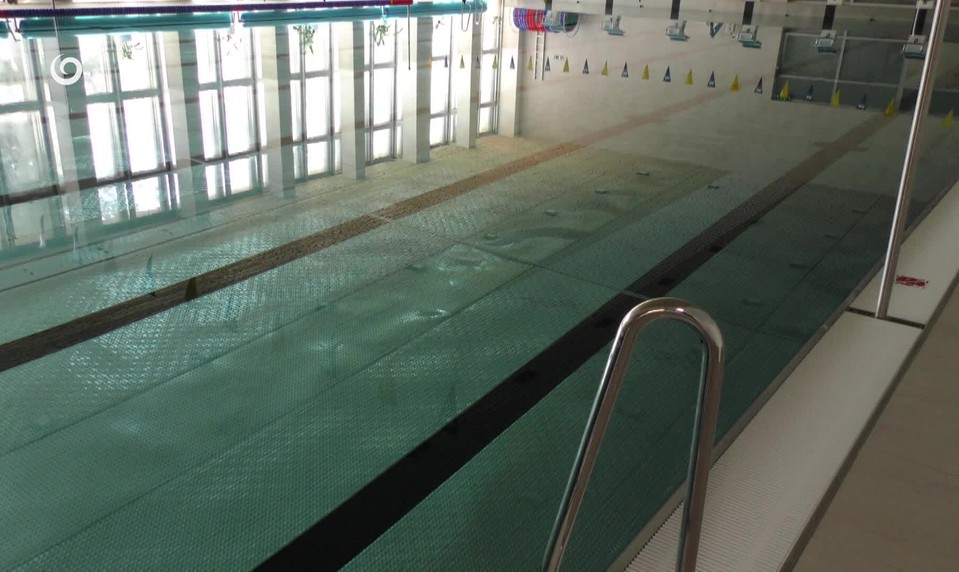 Hygienici našli v humenských bazénoch baktériu. Otvorené boli len mesiac