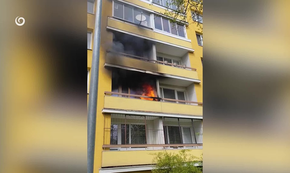 Požiar balkóna zničil časť bytu, hasiči zachránili majetok v hodnote 150-tisíc eur