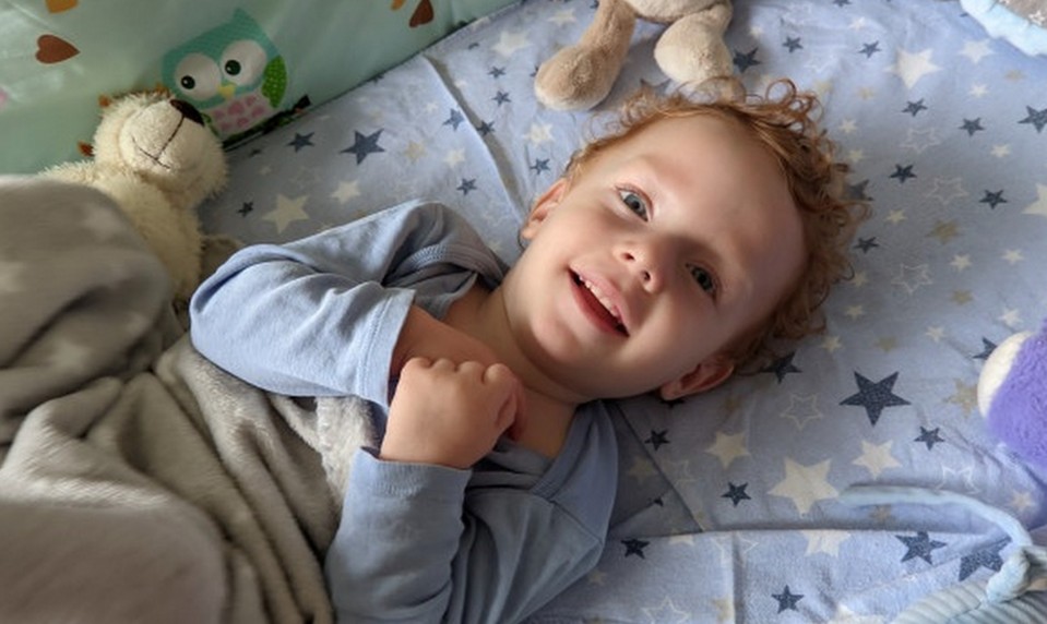 Česi sa spojili. Dvojročnému anjelikovi, ktorému sa míňa čas, vyzbierali milióny