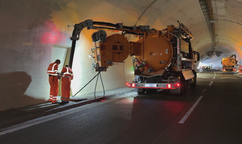 Diaľničný tunel je opäť v prevádzke. Viete, ako vyzerá jeho údržba?