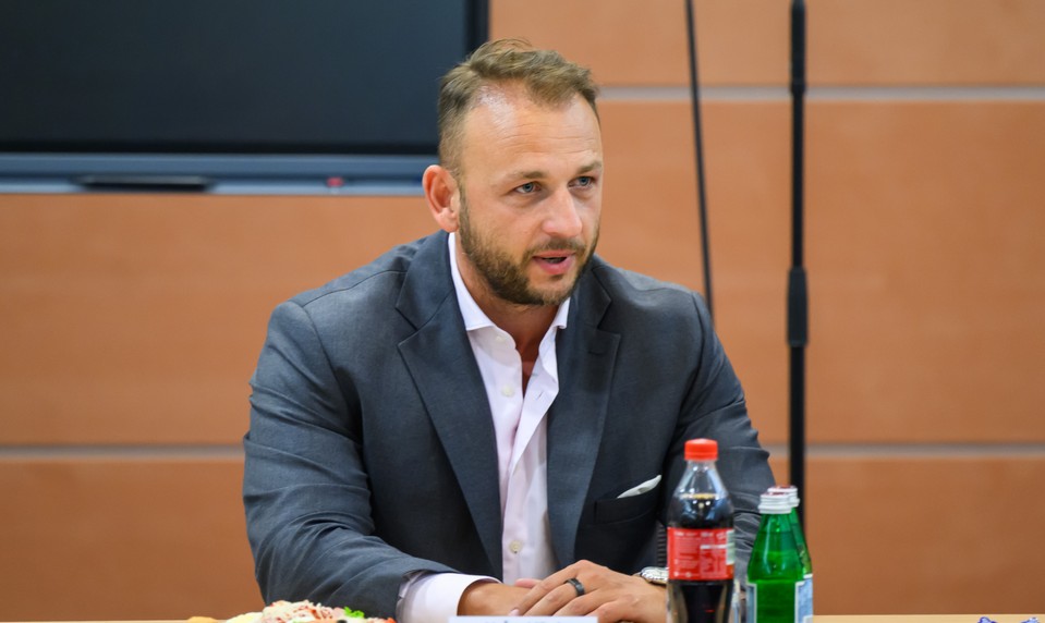 Po smrštiach na východe štát reagoval okamžite, tvrdí minister. Peniaze podľa neho prídu rýchlo