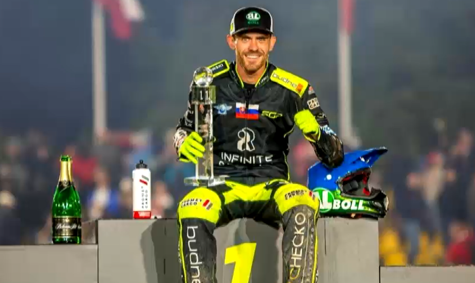 Vaculík zvíťazil na pretekoch v Prahe, poskočil na štvrté miesto