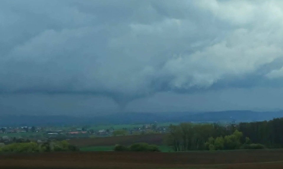 V Česku sa vyskytlo tornádo, podľa meteorológov ide o prvé v tomto roku