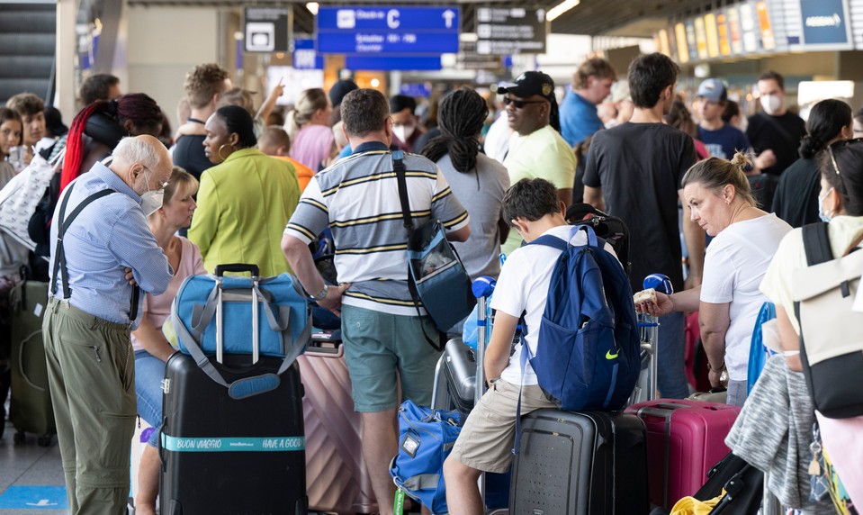 Šéf Ryanairu kritizuje alkohol na letiskách. Kto potrebuje piť pivo o piatej ráno, pýta sa