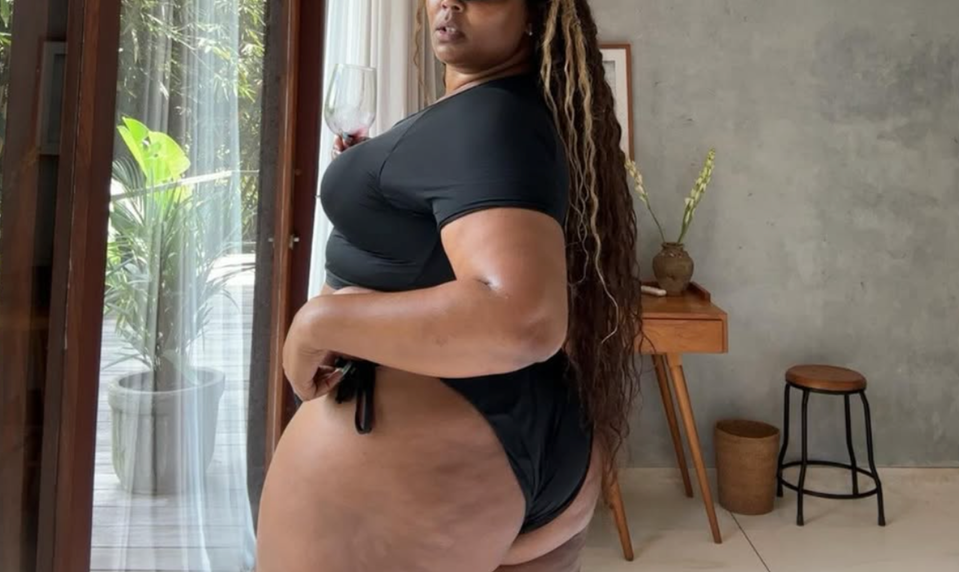 Mínus 27 kíl! Speváčka ohúrila v trblietavých minišatách!