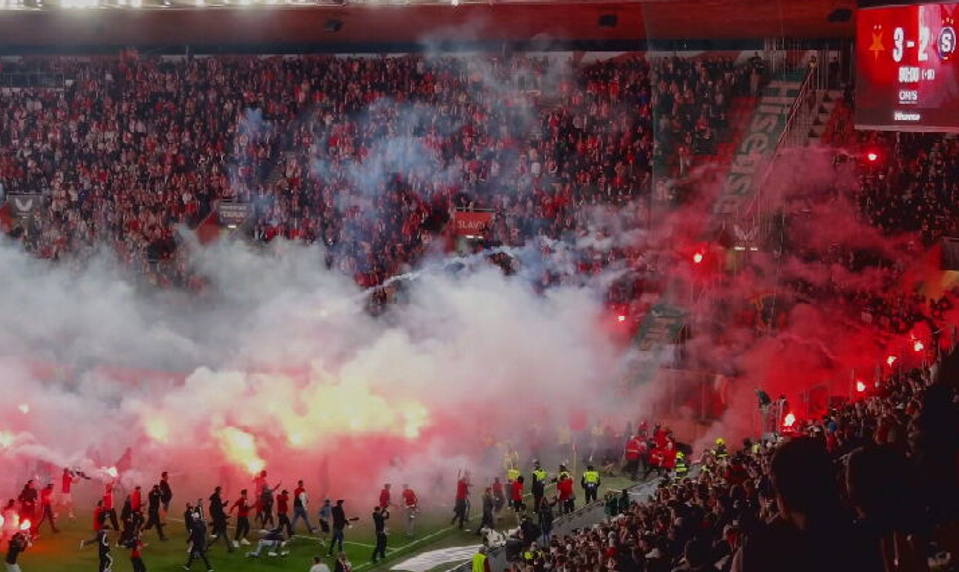 Prerušené pražské derby medzi Slaviou a Spartou: Podľa bývalého člena ultras bol útok naplánovaný