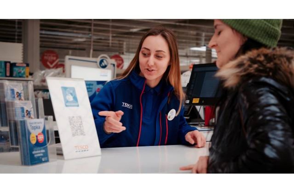 Tesco si pripomína Európsky mesiac rozmanitosti. Inkluzívne prostredie buduje pre kolegyne a kolegov aj zákazníkov
