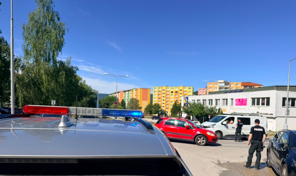 Únik plynu na najväčšom sídlisku v Rožňave. Polícia uzavrela celú ulicu