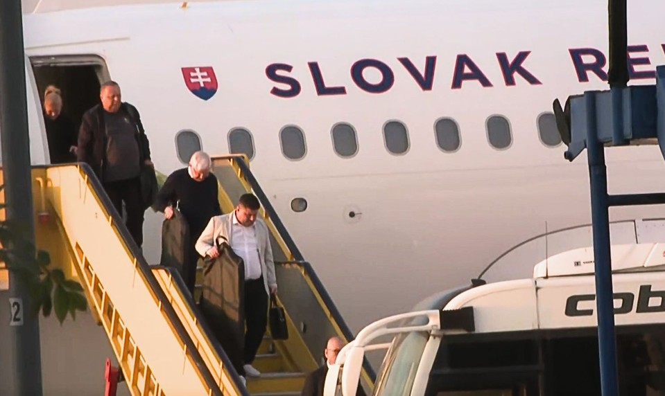 Vládny špeciál s delegáciou z Vietnamu pre poruchu skončil v Kazachstane. Jej členovia smerovali do Bratislavy "na vlastnú päsť"