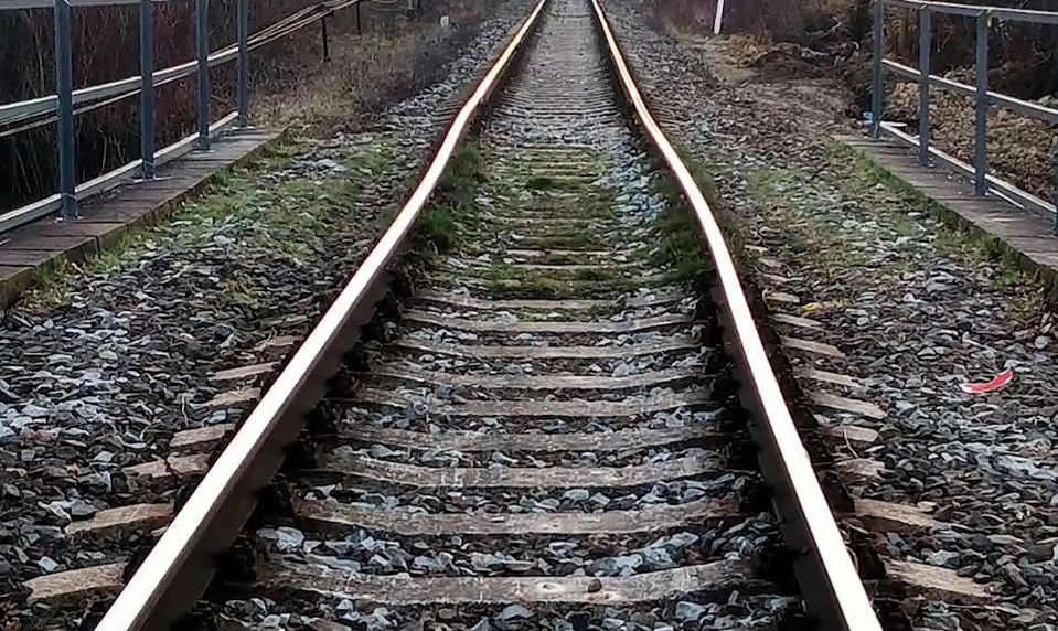 Zrážka vlaku s autom v Česku si vyžiadala štyroch zranených