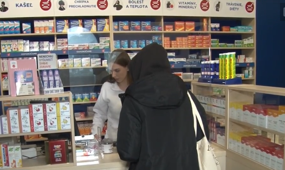 V odľahlých regiónoch majú problém s liekmi na koronavírus. Slovenská lekárnická komora apeluje na ministerstvo