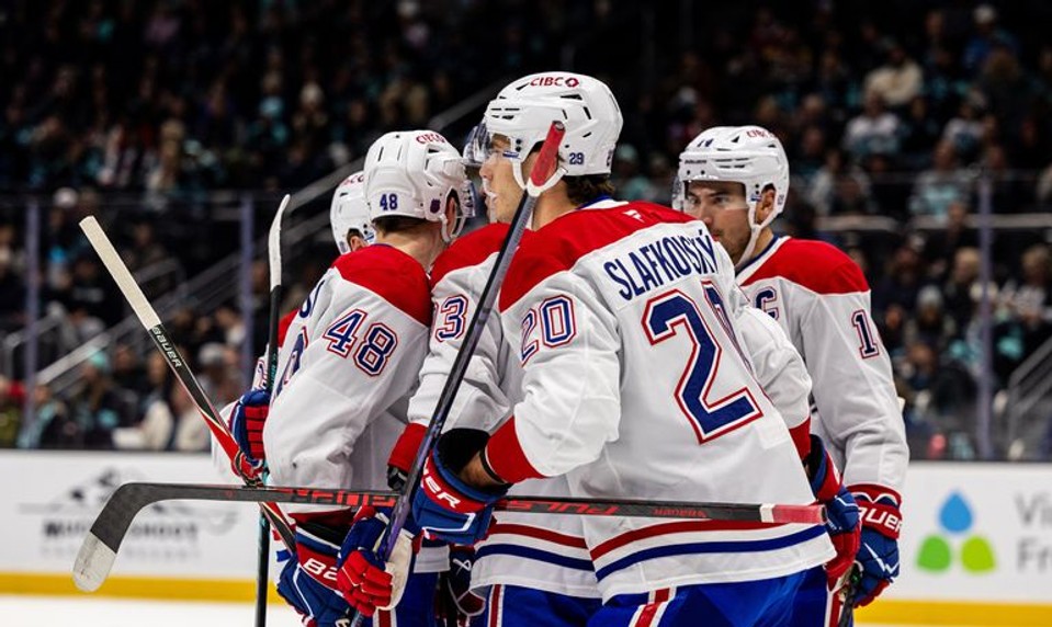 Slafkovský bodoval a tešil sa z vysokej výhry