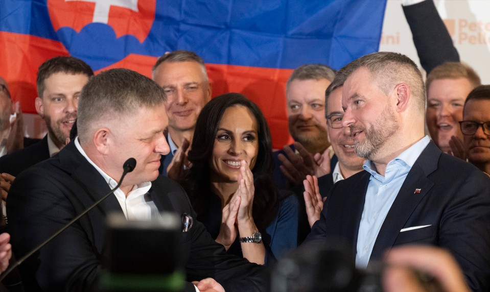 Čo Petrovi Pellegrinimu vyhralo voľby? Pýtali sme sa aj politikov