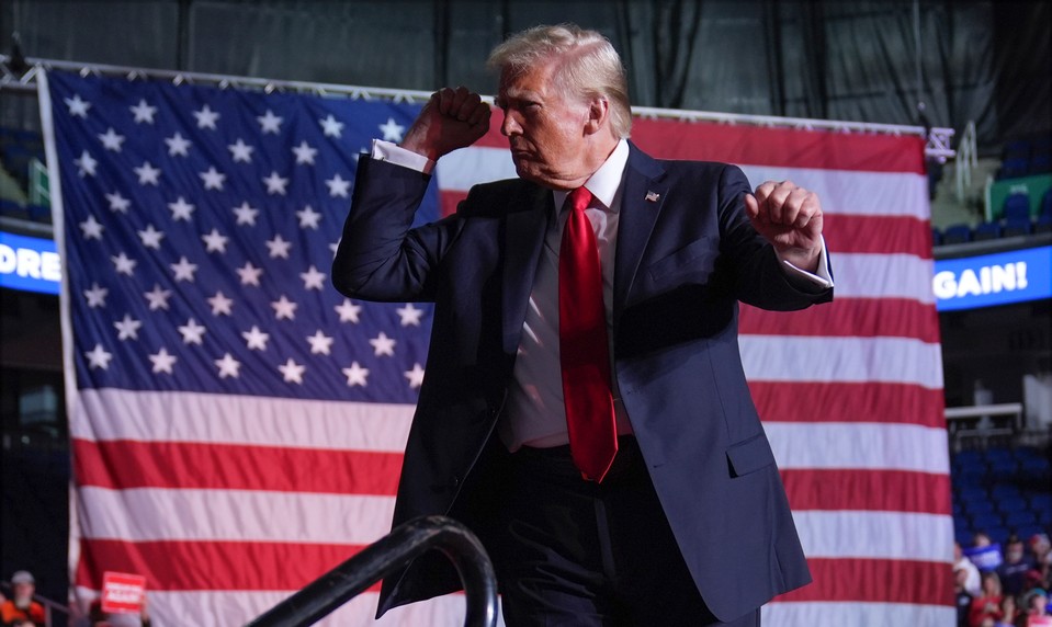 Súťaže krásy, televízna šou a kauzy: Kto je staronový prezident USA?