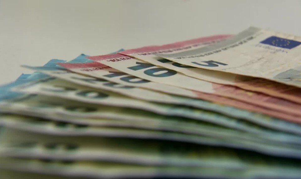 Podnikatelia budú prijímať a posielať faktúry po novom