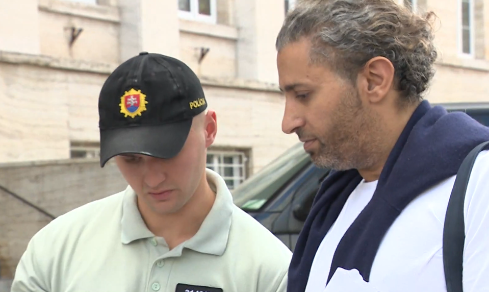 Začal sa proces s falošným plastickým chirurgom Yassinom G.